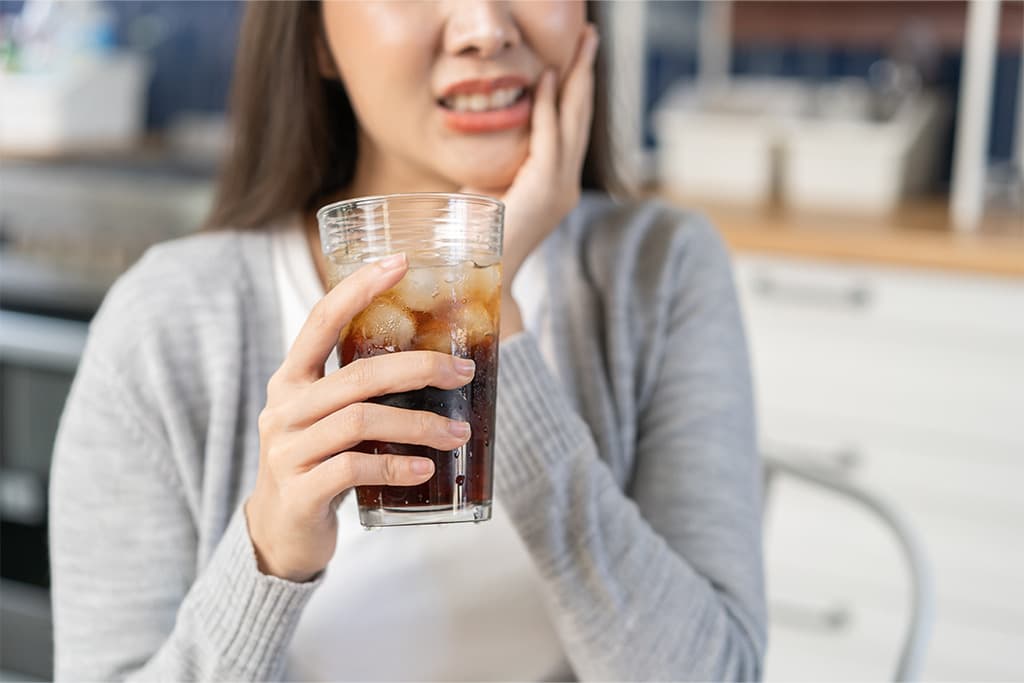 Hot or Cold Foods Trigger Tooth Sensitivity? Common Causes and When to Seek Help