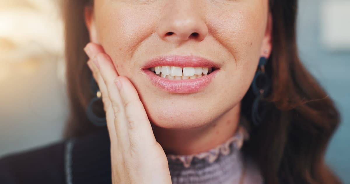 Knocked-Out Tooth? The 60-Minute Emergency Guide to Saving Your Natural Tooth