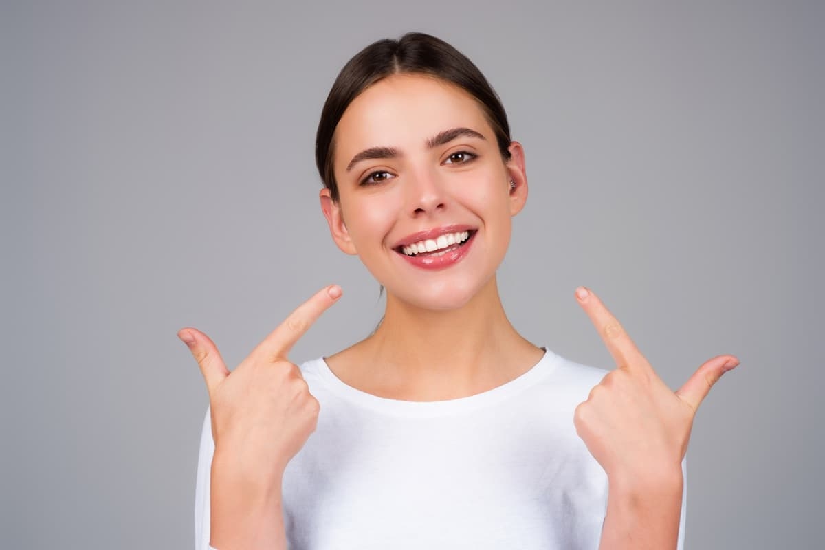 Professional Teeth Whitening vs DIY Kits: Which Is Safe for Your Enamel?