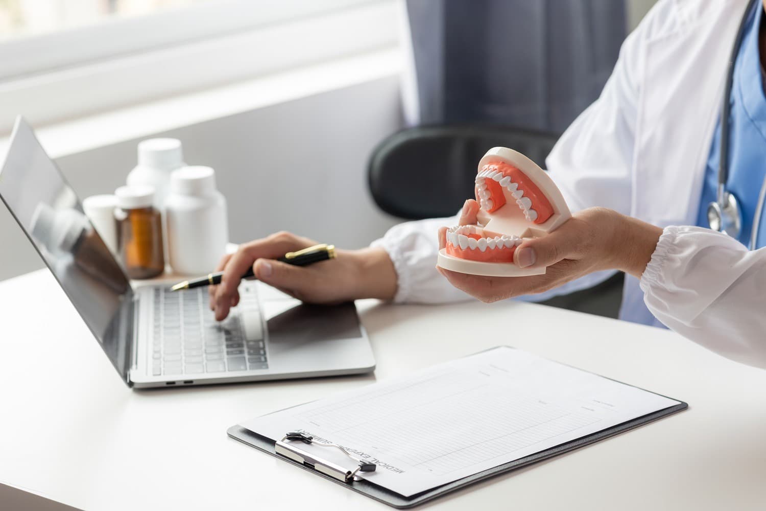 Is It a Dental Emergency or Can It Wait? A Quick Checklist for Londoners