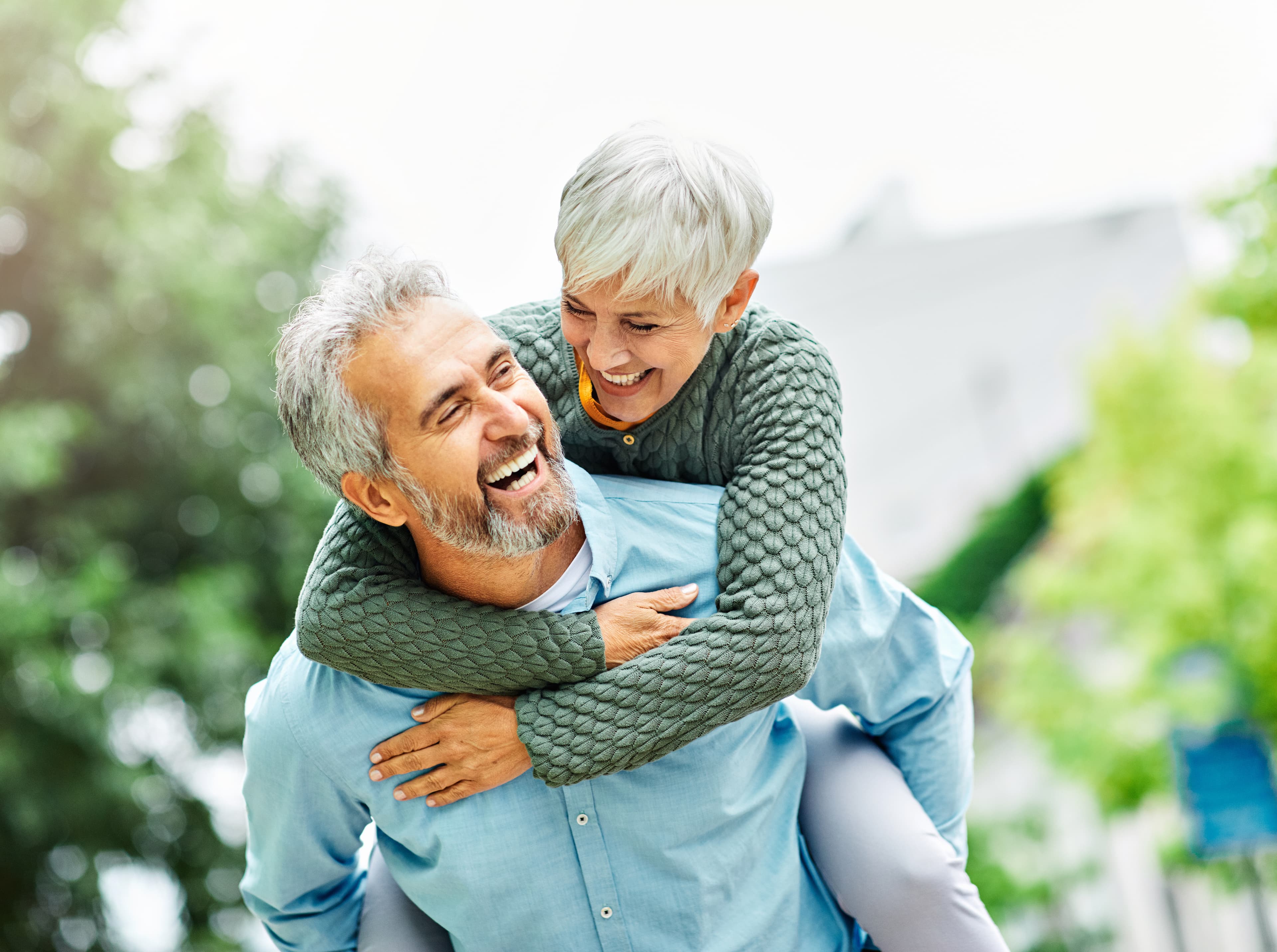 Is it a Sinus Infection or a Tooth Infection? How the roots of your upper teeth mimic sinus pain