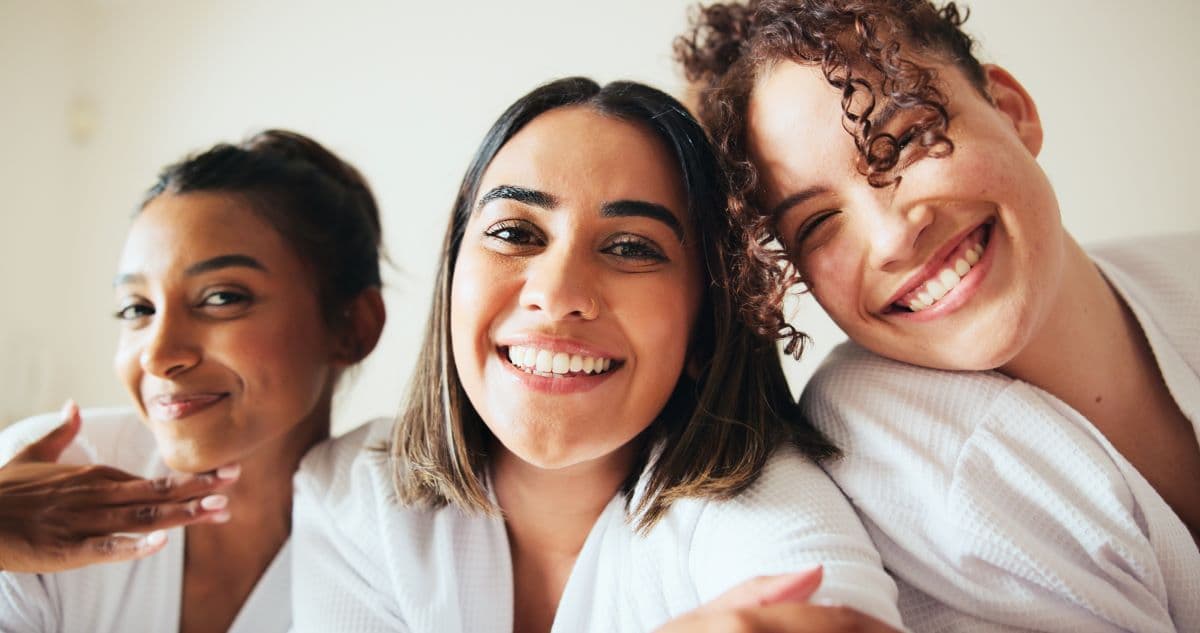 Why Does Minor Tooth Contouring on the Lower Incisors Make the Top Teeth Look Straighter?