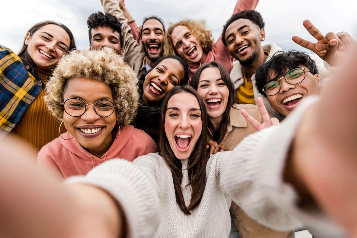 Why Do Teeth Feel Loose or Wobbly When You Change to a New Invisible Brace Tray?