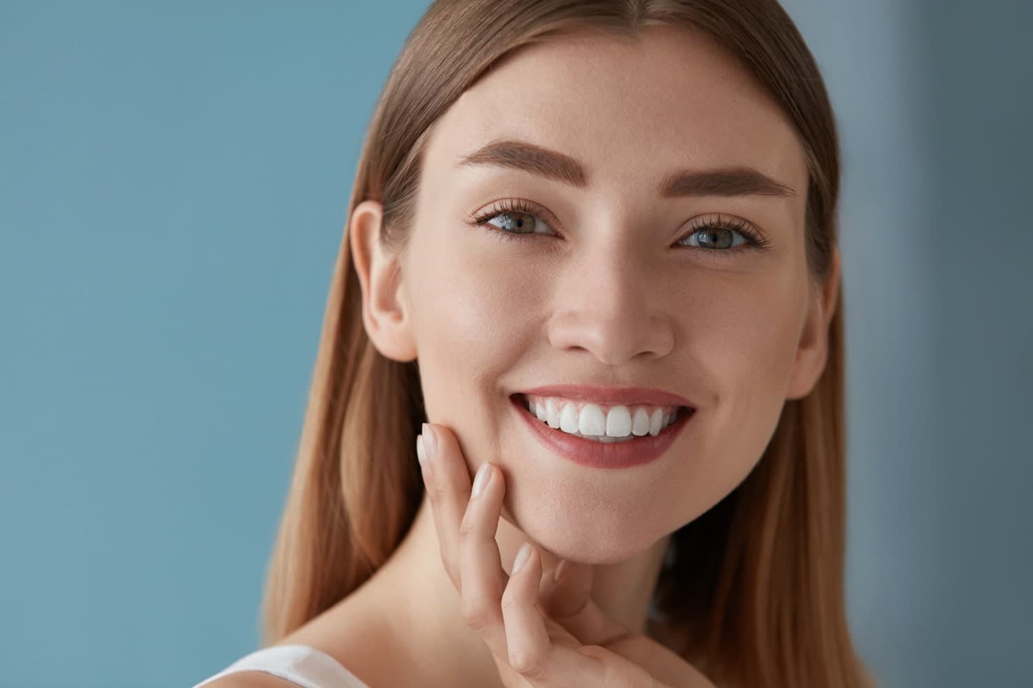 What Should You Do If Your White Filling Chips Right Next to a Tooth That Has a Porcelain Veneer?