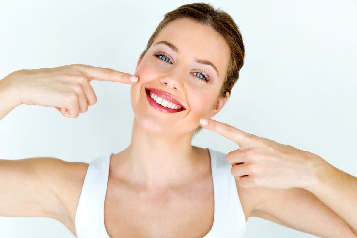 Can a Composite White Filling Be Used to Repair a Deep Chip on a Back Chewing Molar?